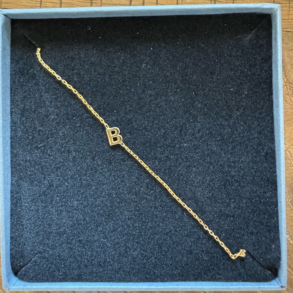 Gold Initial 'B’ Necklace 18 Inches New In Gift Box, Extender Included